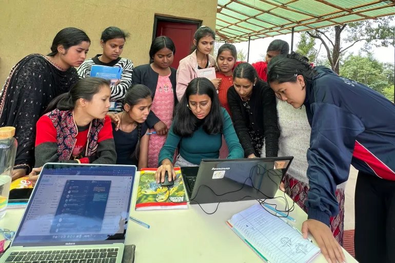 Digital skills training on laptops